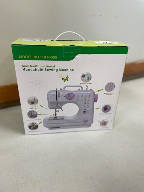 Mini Sewing Machine for a Beginner (9)